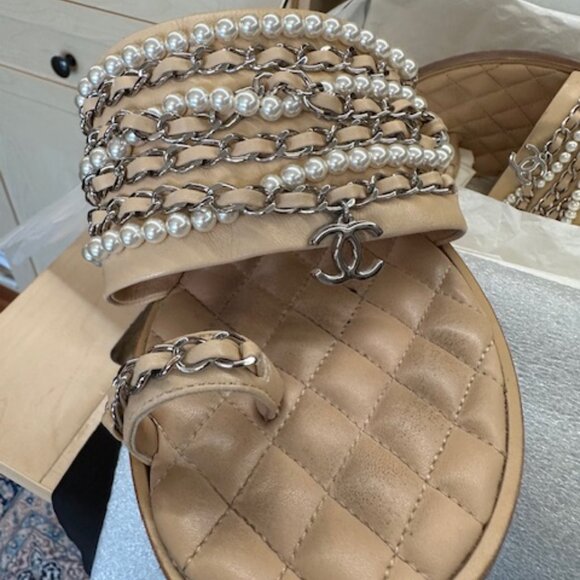 Chanel Interlocking CC Logo Leather Slides Women's Size 38 - Picture 9 of 12